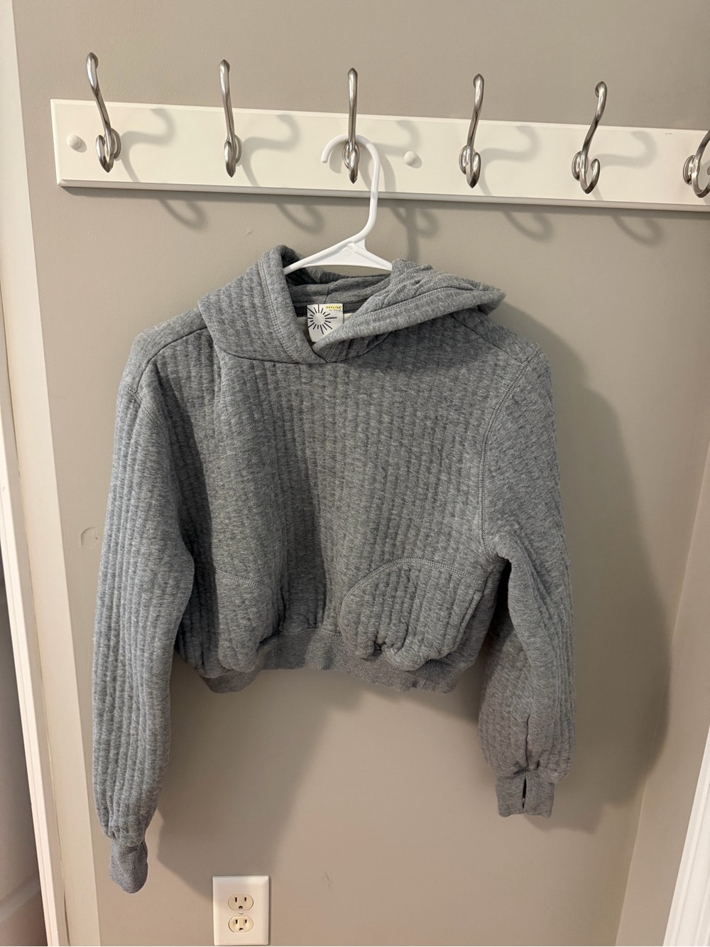 Aerie cropped grey sweatshirt Gray Quilted Hooded Cropped.